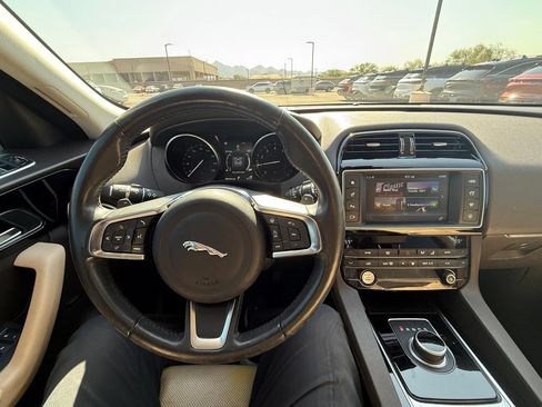 Used 2018 Jaguar F-PACE Prestige AWD/4WD image 22