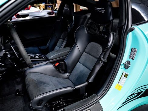 Used 2024 Porsche 911 GT3 RS w/ Weissach Package RWD image 31