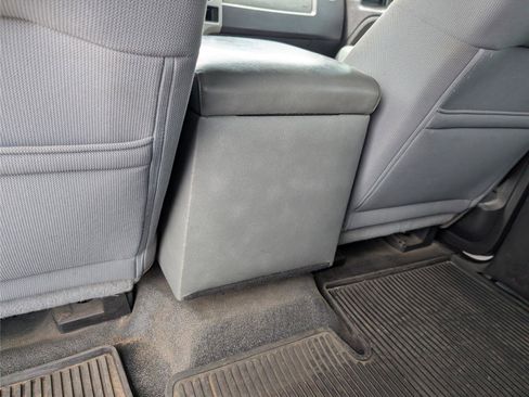 Used 2011 Ford F150 XLT w/ XLT Chrome Pkg image 27