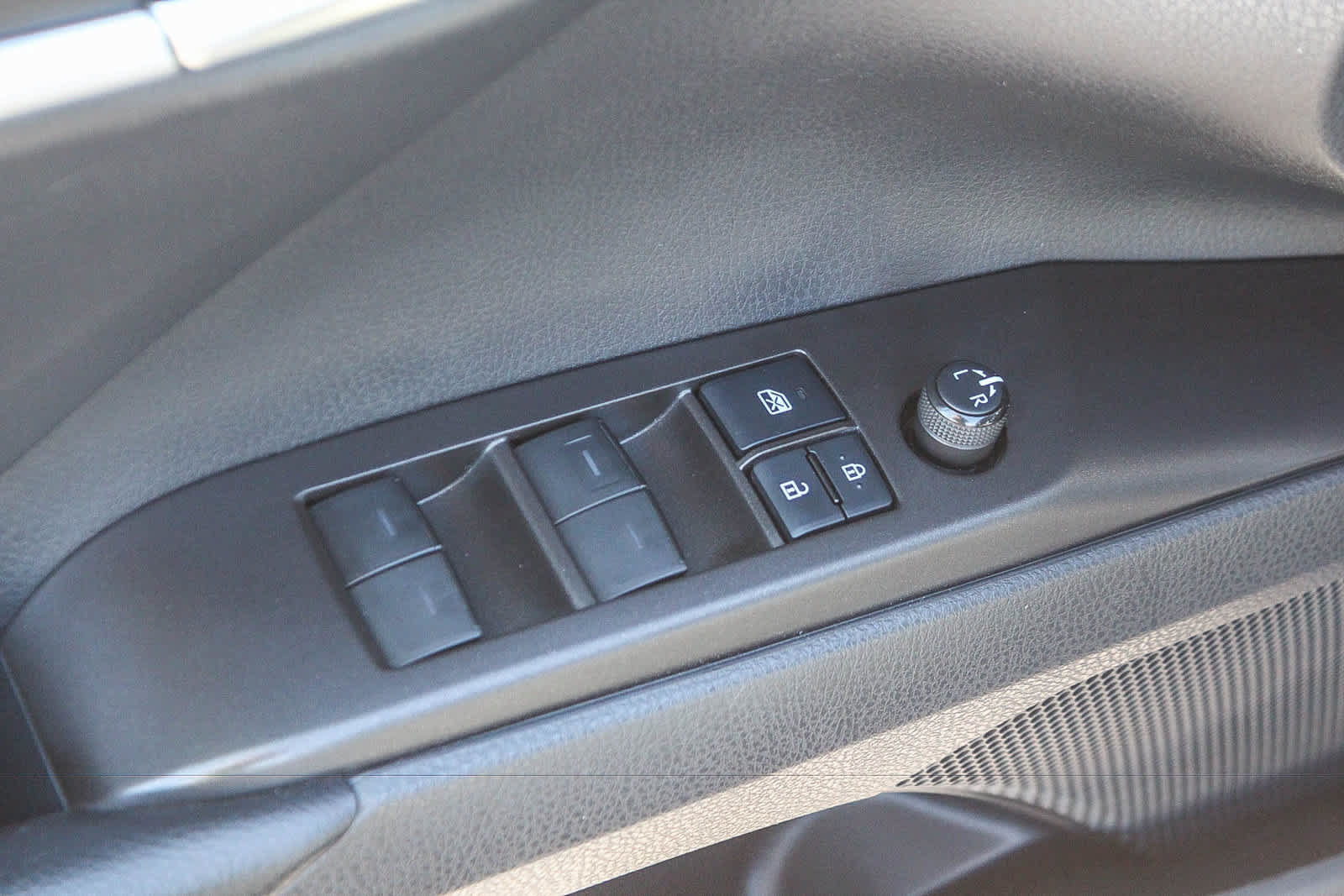 Used 2022 Toyota Camry SE FWD image 26