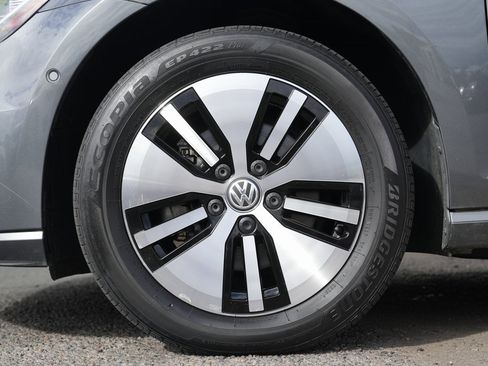 Used 2019 Volkswagen e-Golf SEL Premium image 13
