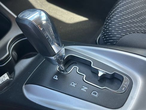 Used 2018 Dodge Journey SXT w/ Connectivity Group FWD image 18