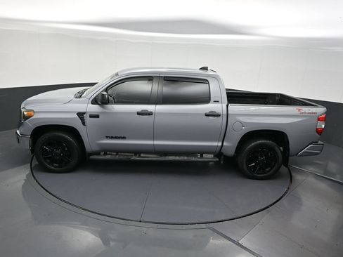 Used 2021 Toyota Tundra SR5 w/ SR5 Upgrade Package AWD/4WD image 17
