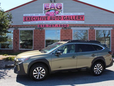 Used 2024 Subaru Outback Premium image 1