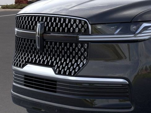 New 2025 Lincoln Navigator Reserve image 17