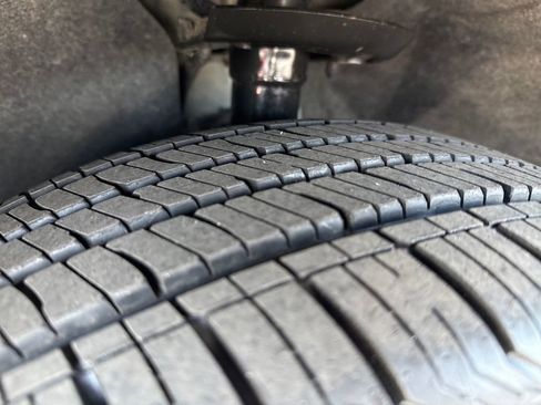 Used 2023 Chrysler Pacifica Touring-L image 31