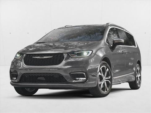 Used 2025 Chrysler Pacifica Select FWD image 1