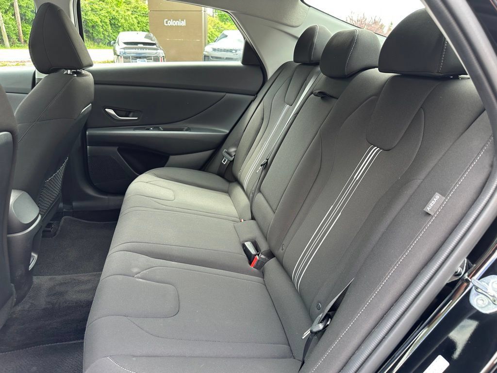 Certified 2024 Hyundai Elantra SEL w/ Convenience Package FWD image 11