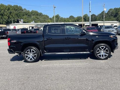 Used 2024 Chevrolet Colorado Z71 w/ Z71 Convenience Package 2 AWD/4WD image 2