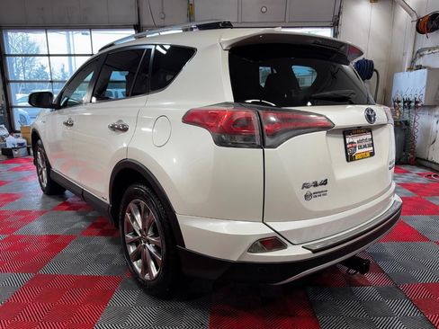 Used 2016 Toyota RAV4 Limited w/ Advanced Technology Package image 5