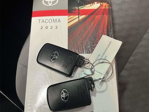 Used 2023 Toyota Tacoma SR5 w/ Technology Package image 33