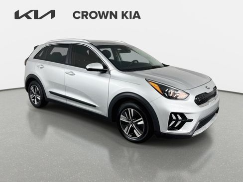 Used 2020 Kia Niro LXS FWD image 3