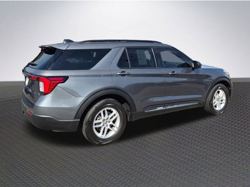 Certified 2025 Ford Explorer Active image 4