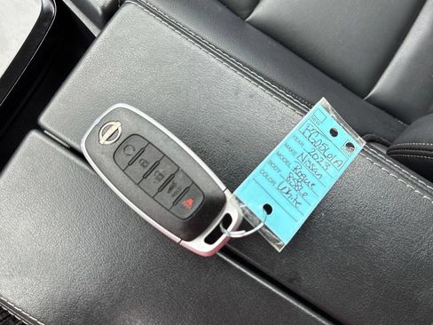 Used 2023 Nissan Rogue SL AWD/4WD image 47