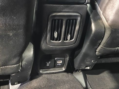 Used 2019 Jeep Compass Latitude AWD/4WD image 24