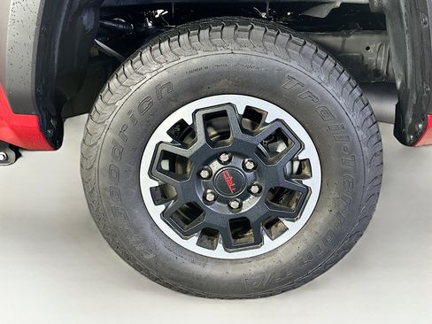 Used 2025 Toyota Tacoma TRD Off-Road image 11