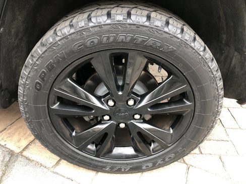 Used 2012 Jeep Grand Cherokee Altitude AWD/4WD image 9