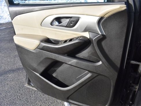 Certified 2022 Chevrolet Traverse LS image 30