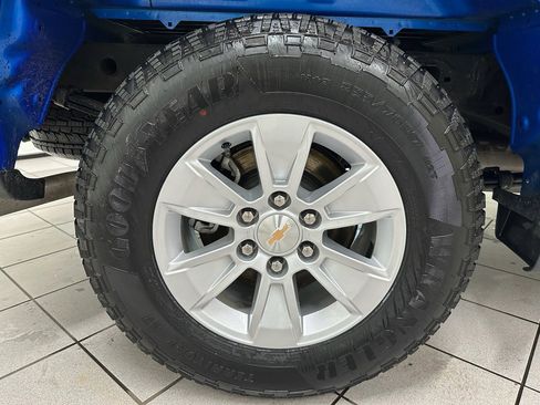 Used 2025 Chevrolet Silverado 1500 LT image 18