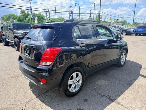 Used 2019 Chevrolet Trax LT w/ LT Convenience Package FWD image 7