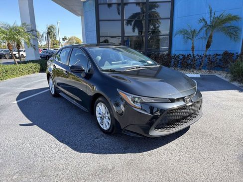 Used 2022 Toyota Corolla LE w/ LE Convenience Package image 4