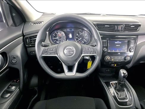 Used 2022 Nissan Rogue Sport S image 7