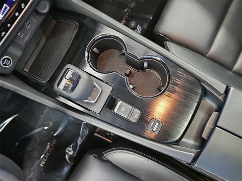 Used 2023 Nissan Rogue SV w/ SV Premium B Package image 23