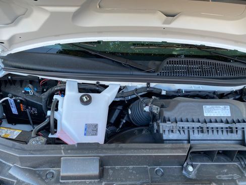 Used 2025 Chevrolet Express 2500 w/ Driver Convenience Package RWD image 3