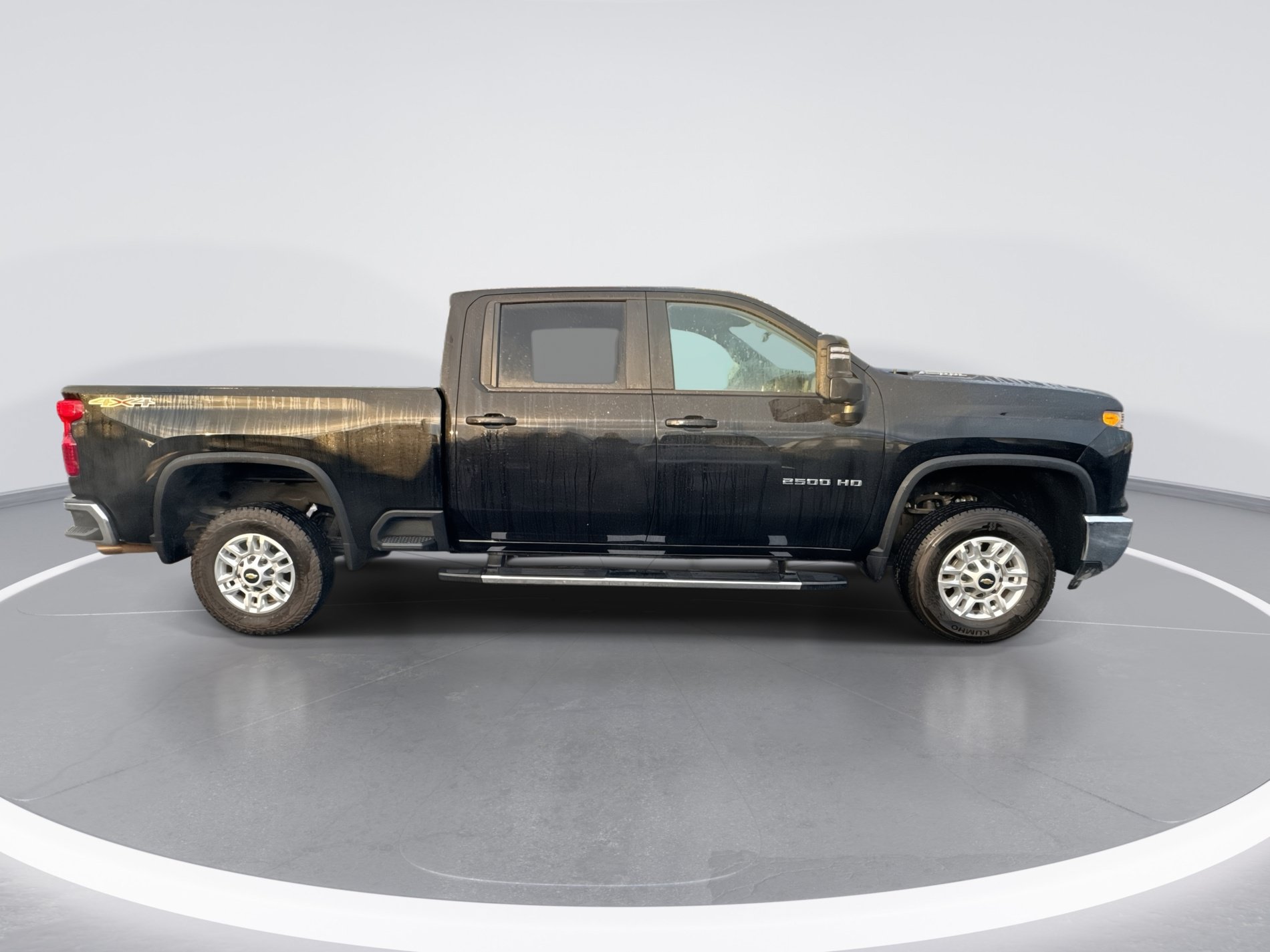 Used 2025 Chevrolet Silverado 2500 LT w/ Convenience Package AWD/4WD image 3