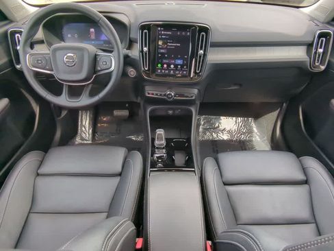 Certified 2026 Volvo XC40 B5 Plus AWD/4WD image 14