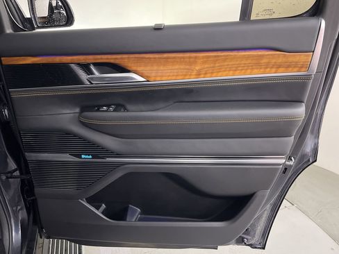 Used 2022 Jeep Grand Wagoneer Series III w/ Flexible Seating Group image 25