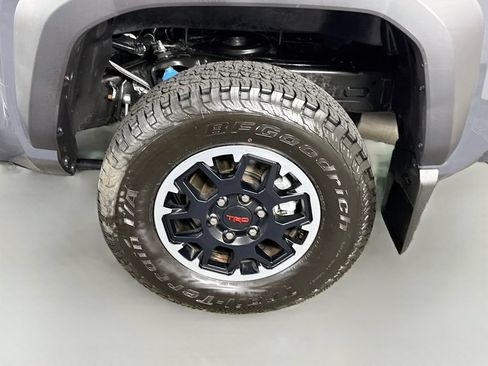 Used 2025 Toyota Tacoma TRD Off-Road AWD/4WD image 35