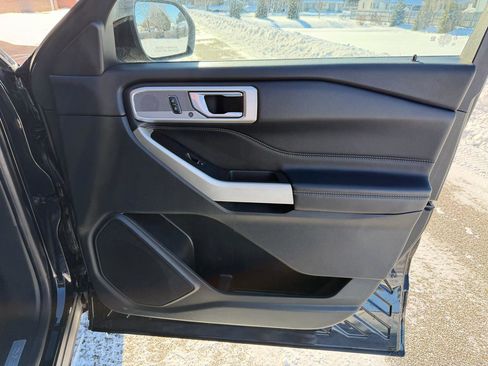 Used 2020 Ford Explorer Limited image 36