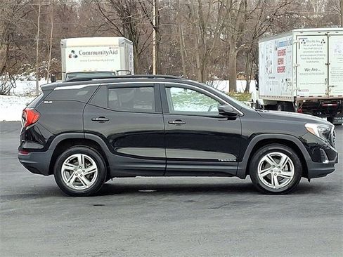 Used 2018 GMC Terrain SLE w/ Driver Convenience Package image 10