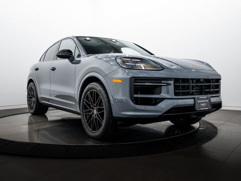 Certified 2026 Porsche Cayenne Coupe AWD/4WD image 9