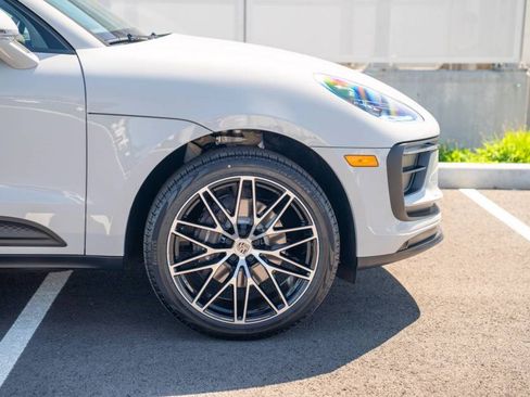 New 2026 Porsche Macan AWD/4WD image 9