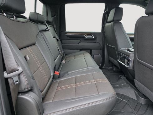 Used 2024 Chevrolet Silverado 2500 High Country w/ Technology Package image 13