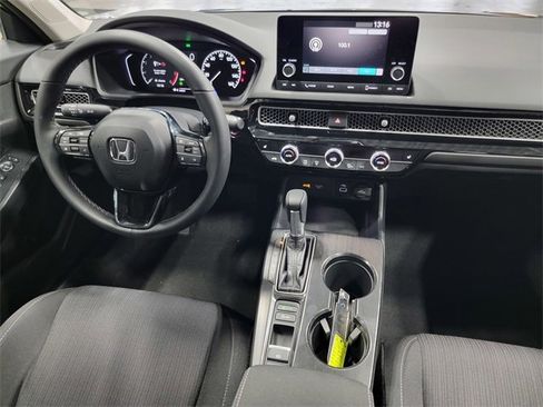 Certified 2024 Honda Civic EX image 31