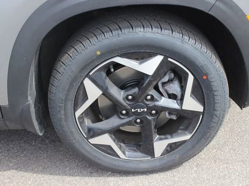 Certified 2024 Kia Seltos EX AWD/4WD image 35