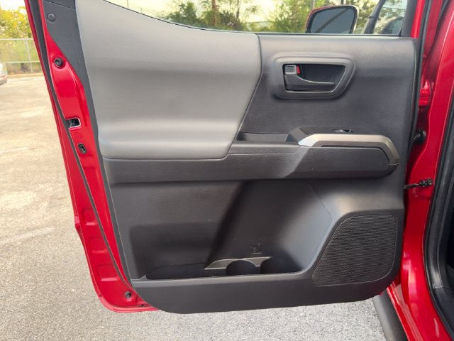 Used 2022 Toyota Tacoma SR5 RWD image 29