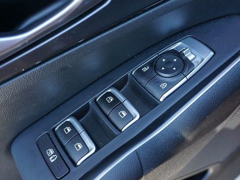 Used 2023 Kia Sorento LX image 10