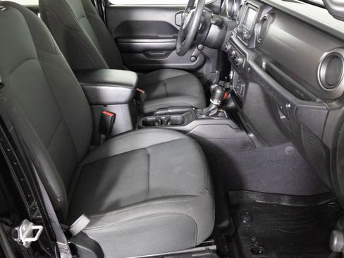 Used 2021 Jeep Wrangler Unlimited Sport image 40