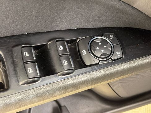 Used 2016 Ford Fusion SE FWD image 13