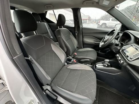 Used 2020 Nissan Kicks S image 28