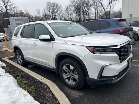 Certified 2024 Honda Pilot EX-L image 3