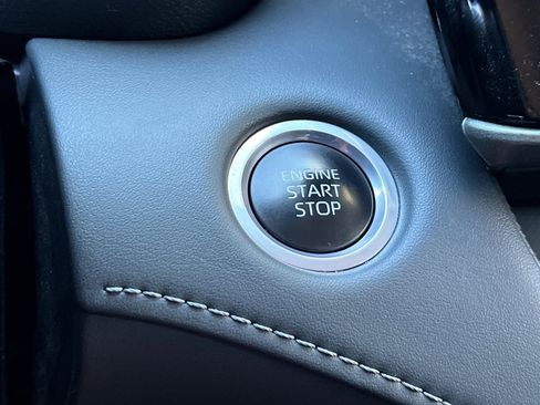 Used 2024 Toyota Highlander LE image 22