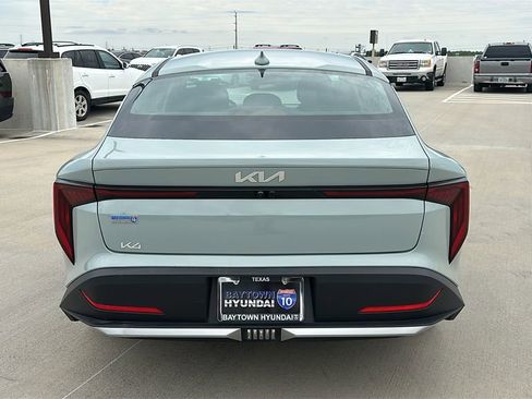 Used 2025 Kia K4 LXS image 11