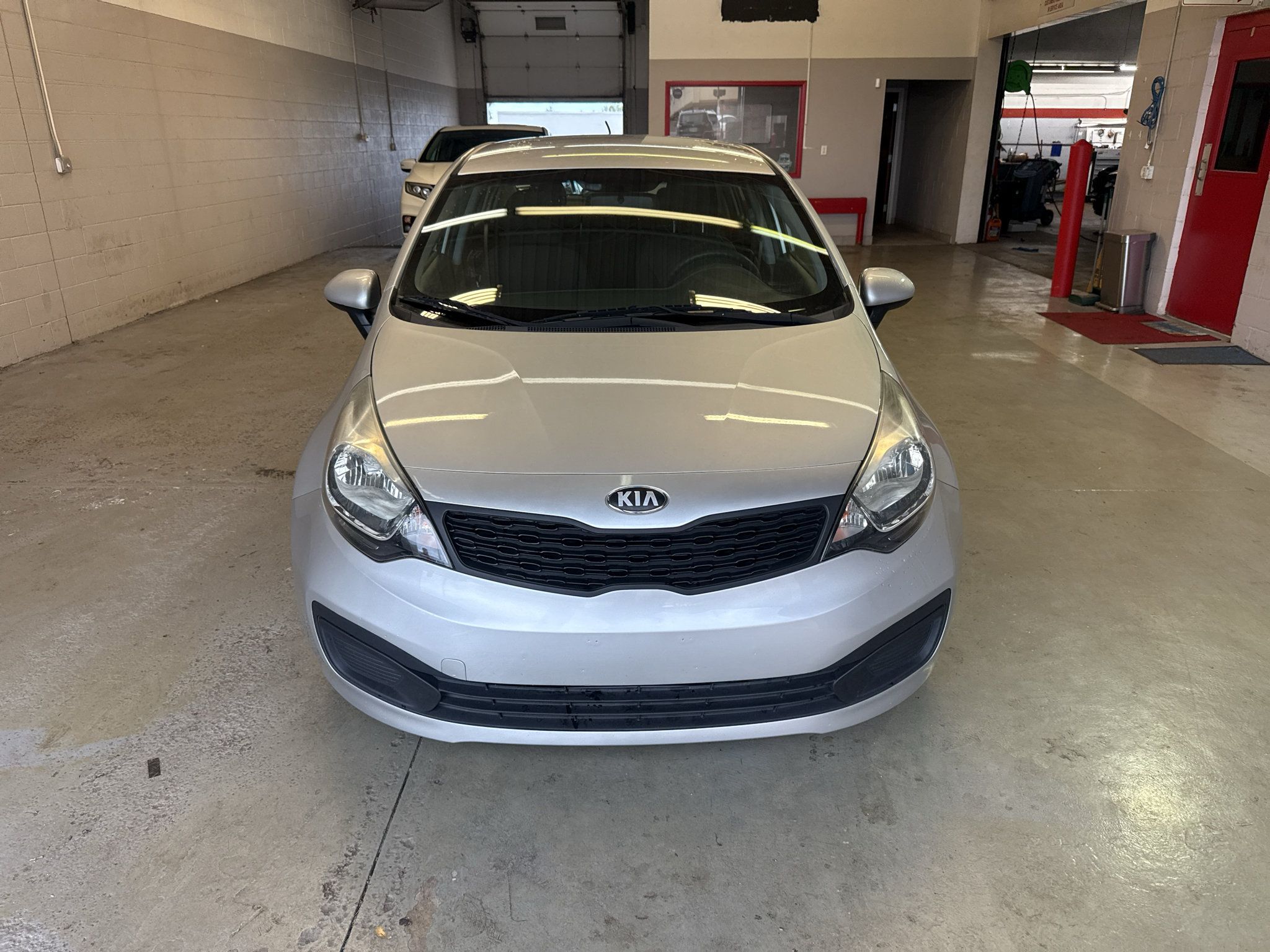 Used 2013 Kia Rio LX w/ PWR Pkg FWD image 2