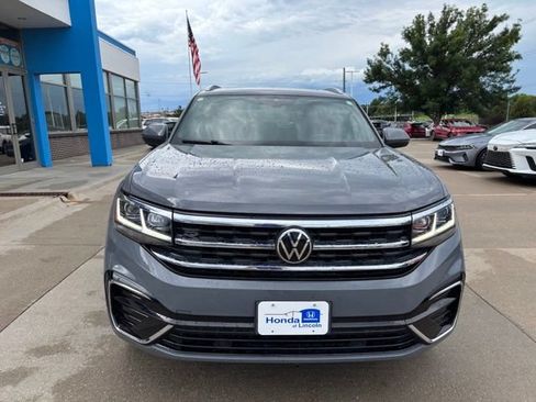 Used 2021 Volkswagen Atlas Cross Sport SEL R-Line AWD/4WD image 2