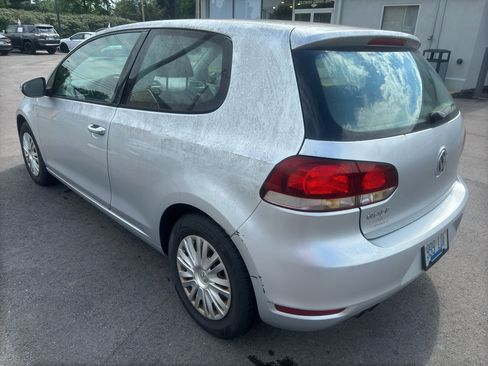 Used 2010 Volkswagen Golf 2-Door FWD image 3